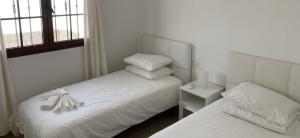 playa-blanca-villa-arabella-dormitorio-con-dos-camas-individuales
